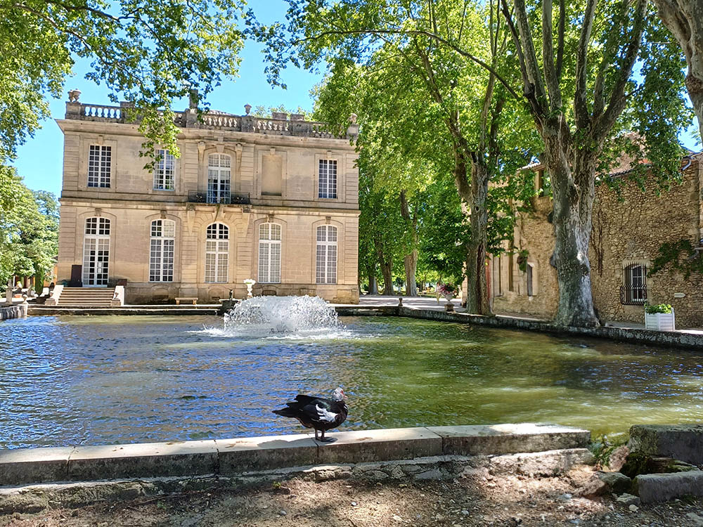 La pièce d'eau du château de Sauvan - photo FB