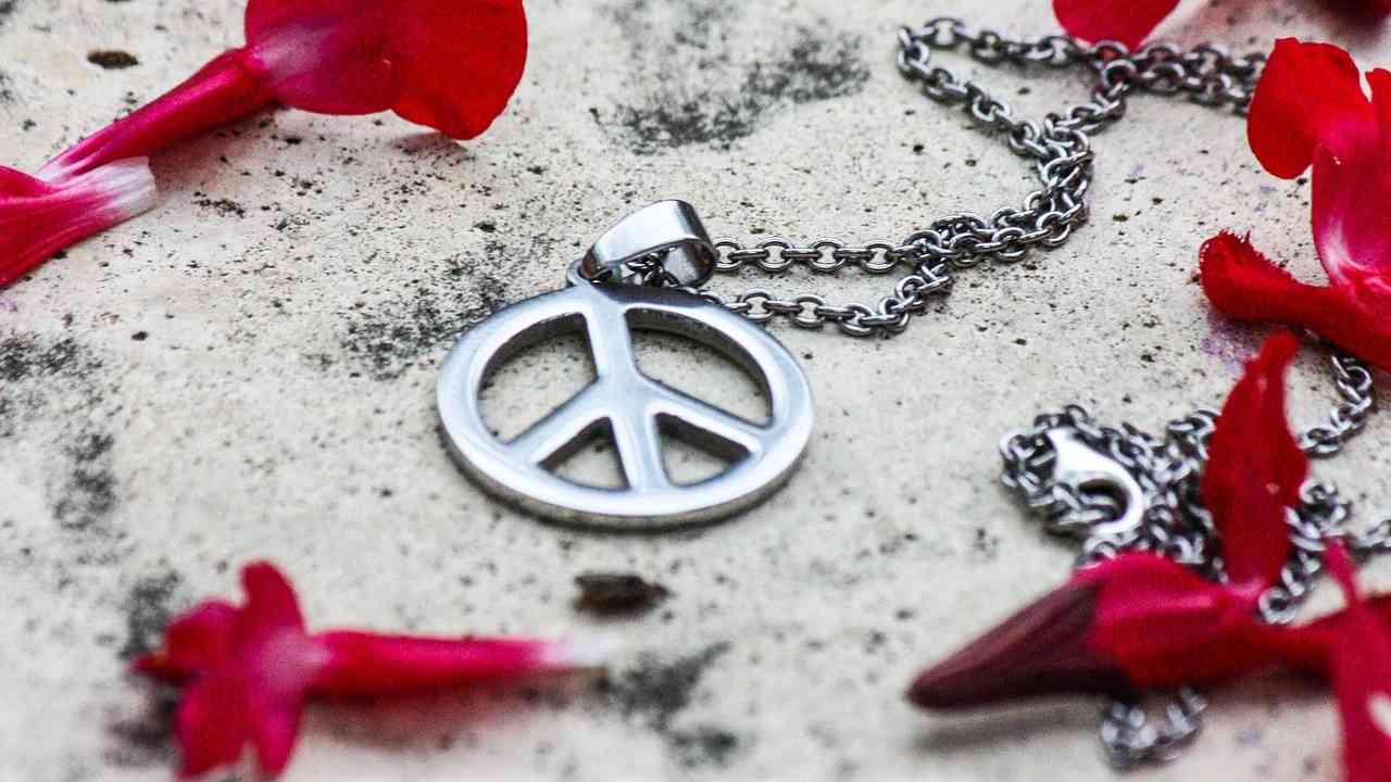 Peace and Love de Chris Tabbart