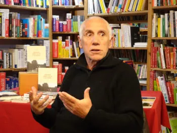 René Frégni en dédicaces à la librairie La Ruelle à Digne-les-Bains ©FB René Frégni en dédicaces à la librairie La Ruelle à Digne-les-Bains