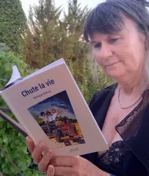 Monique Etienne et son livre Chute la vie